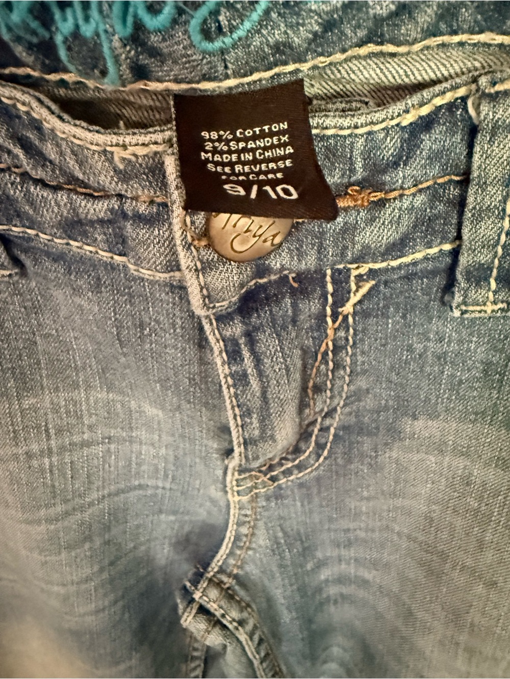 Women's Light Wash low rise Boot cut Jeans - Blue Size 9/10 - Picture 3 of 3